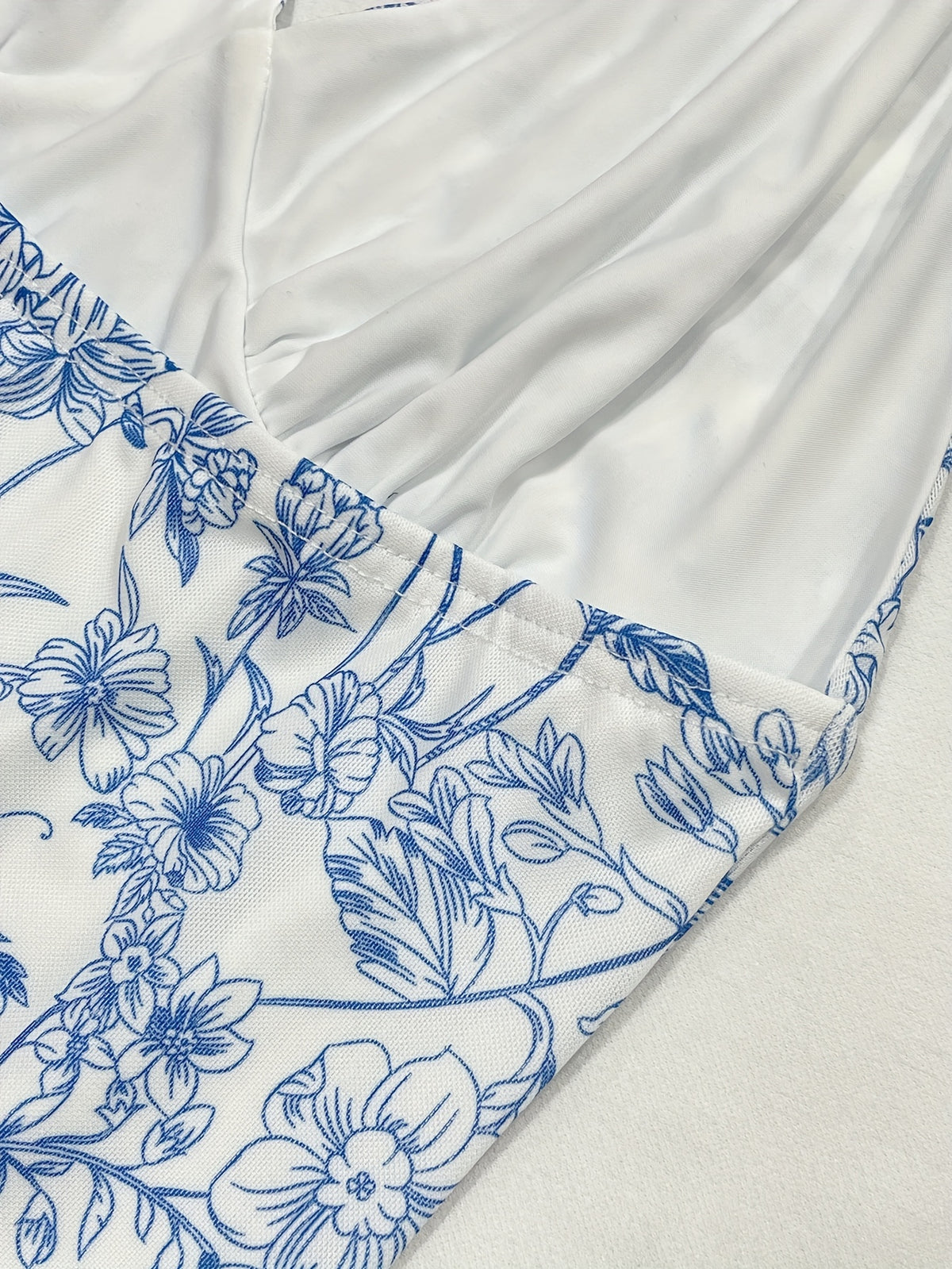 Elegant Blue Floral Print V-Neck Dress with Tie-Back Detail - Sleeveless, Knee-Length, Perfect for Spring\u002FSummer, Romantic Holiday Style, Floral Dress
