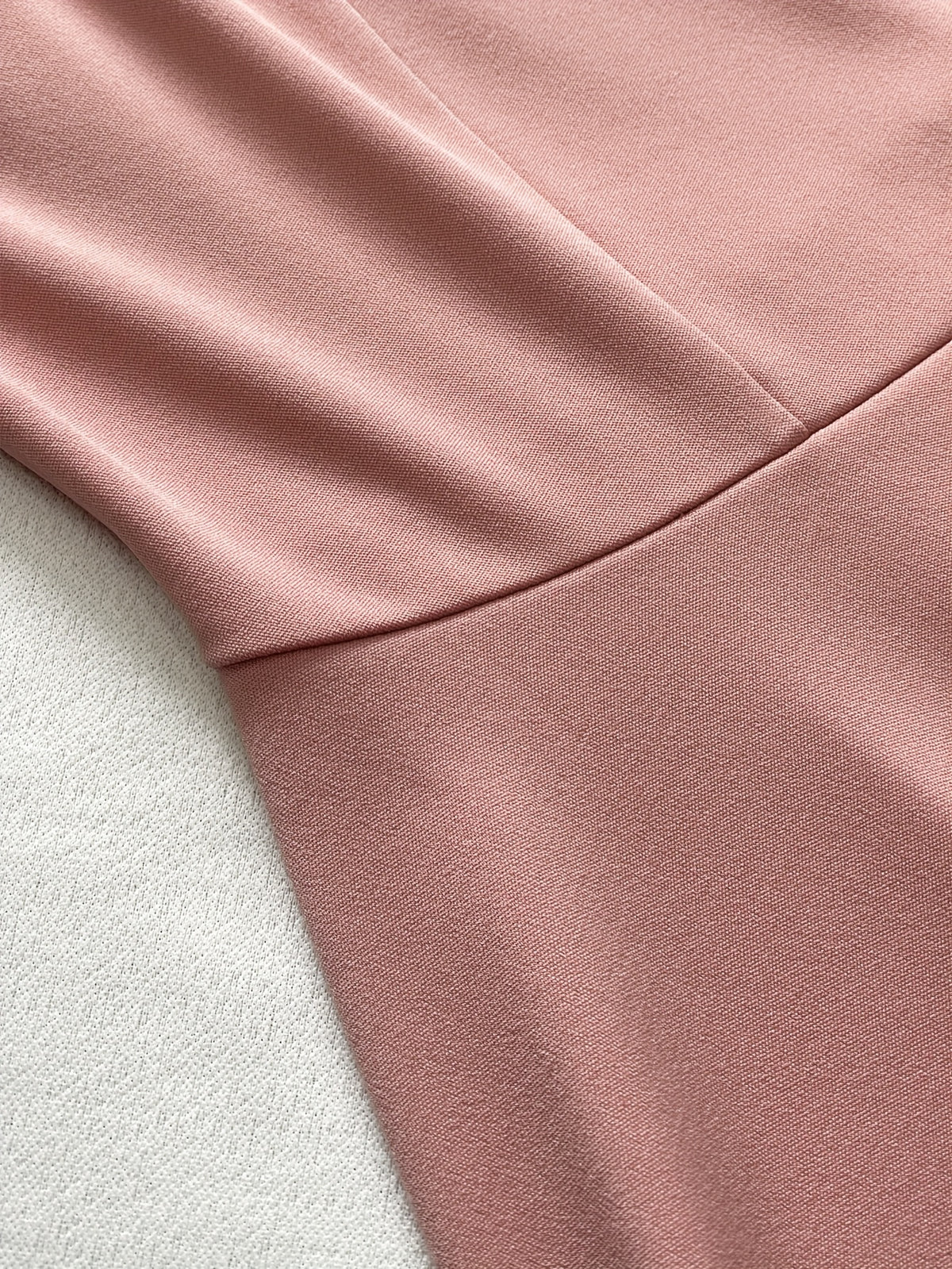 New Summer Women'S Fitted Dress with a Heart-Shaped Neckline And Ruffled Sleeves.